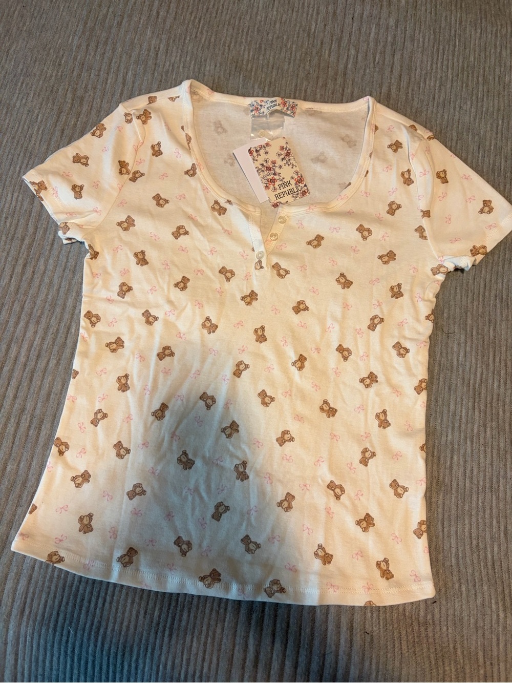 NWT Kohl's Pink Republic Teddy Bear Bow Print Henley Tee, Size Large